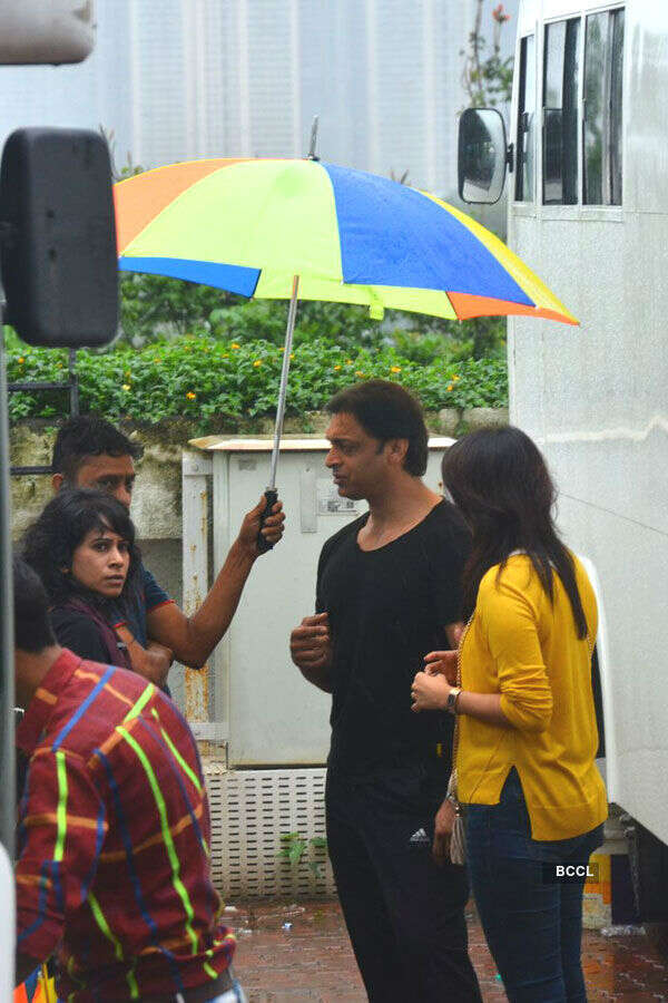 Mazak Mazak Me: On the sets