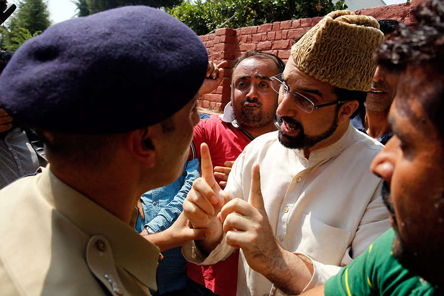 Curfew, shutdown continues in Kashmir