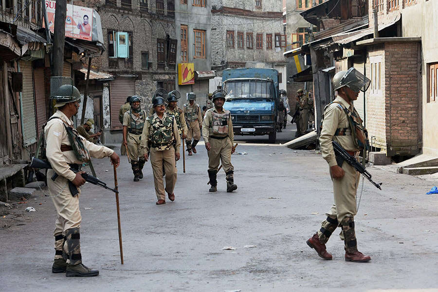 Curfew, shutdown continues in Kashmir