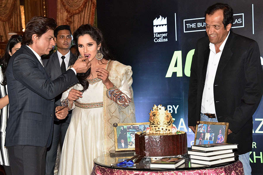 SRK launches Sania Mirza's autobiography