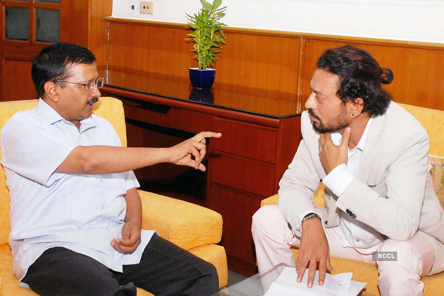 Actor Irrfan meets Arvind Kejriwal