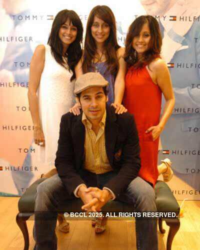 Dino Morea at an Inauguration