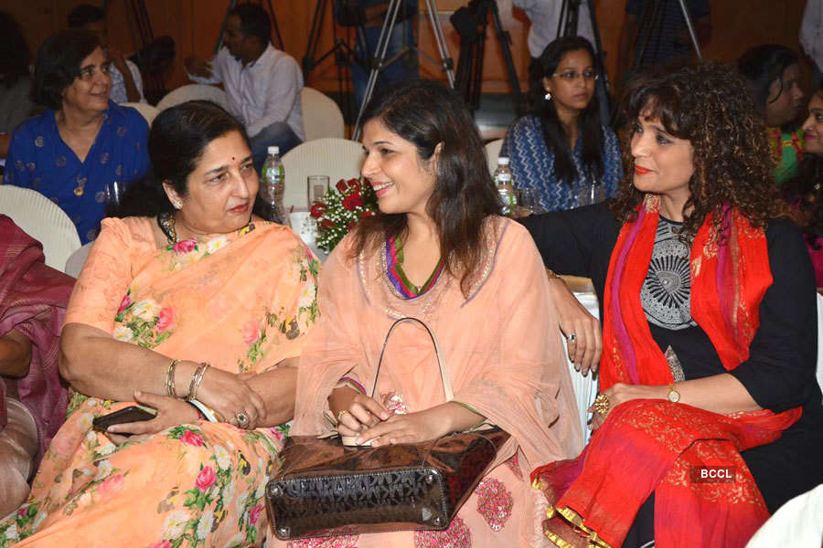 Bollywood singers Anuradha Paudwal with daughter Kavita Paudwal and ...