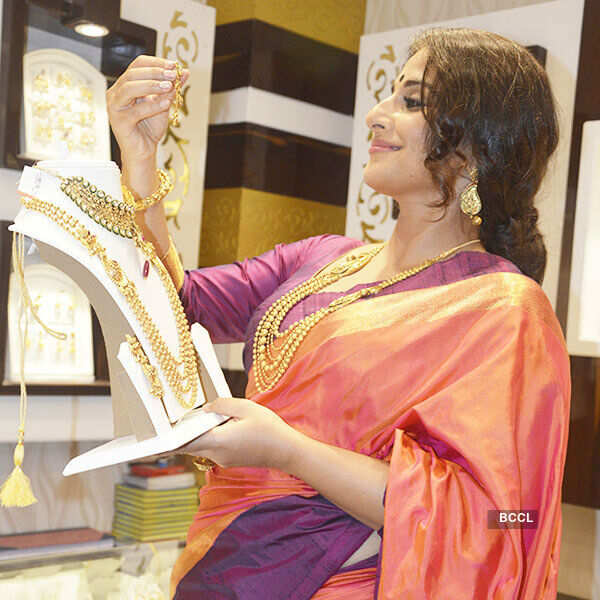 Vidya inaugurates new jewellery showroom