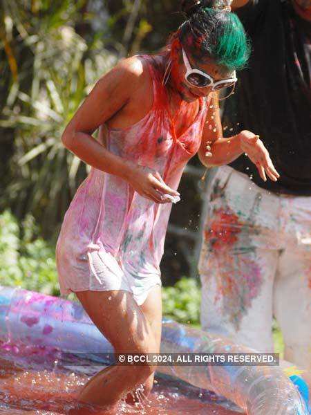 25 Best photos of Hottest Holi party