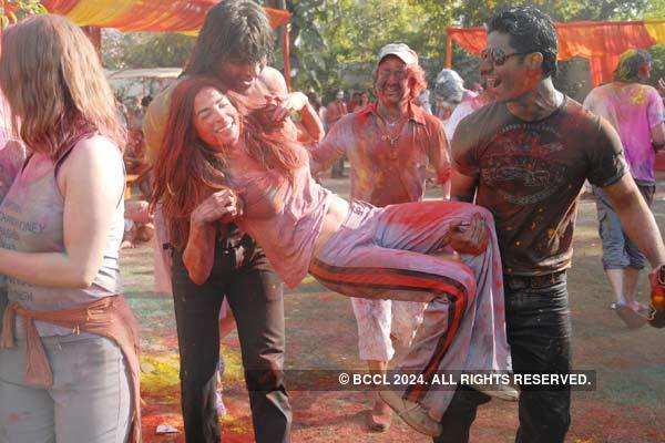 25 Best photos of Hottest Holi party