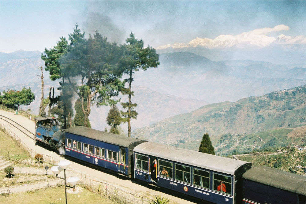 darjeeling himalayan railway station