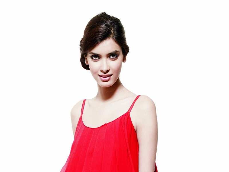 Diana Penty's befitting reply to Mika Singh for insulting her surname