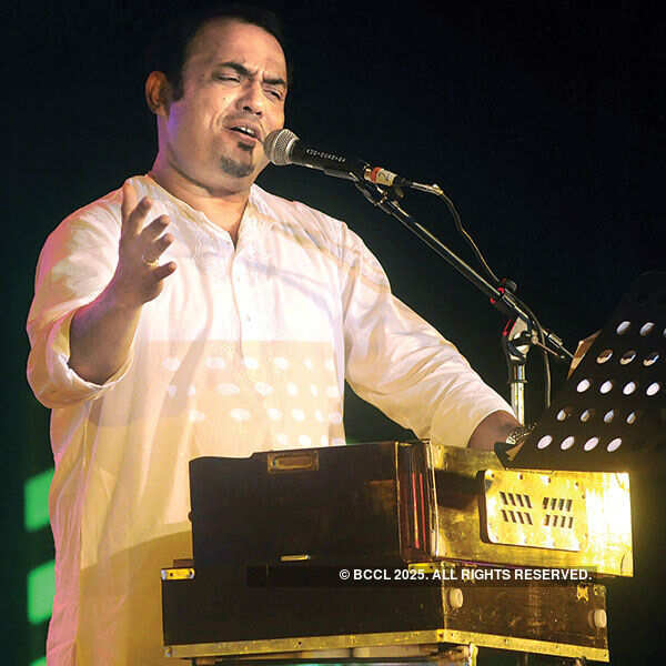 Musicians perform @ concert