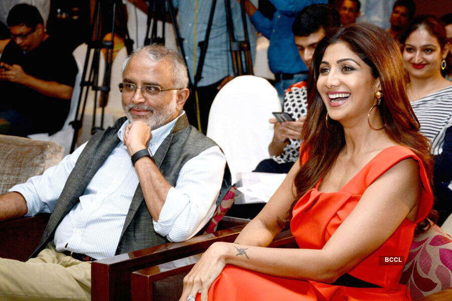 Celebs @ Social Media Awards