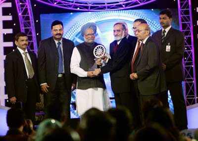 Manmohan Singh with Satyam group