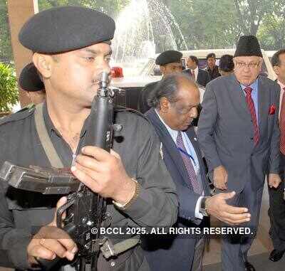 K'nataka CM felicitate Farooq