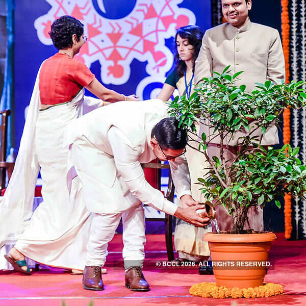 Awards & Performances