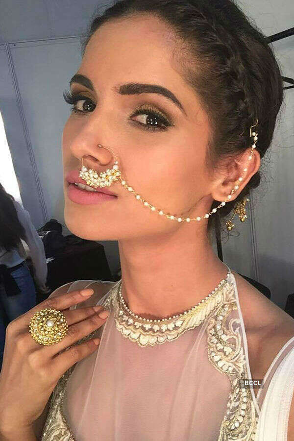 Beauty queens and their love for accessories