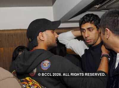 Harbhajan Singh, Ashish Nehra