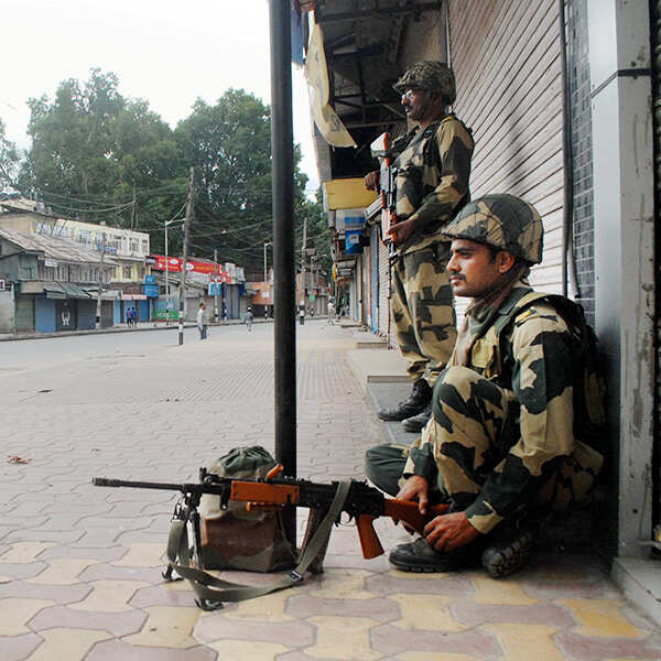 Curfew continues to cripple Kashmir