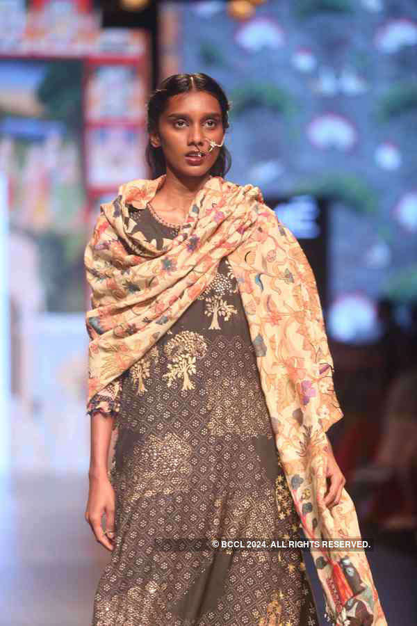 LFW '16: Day 4: Divya Sheth