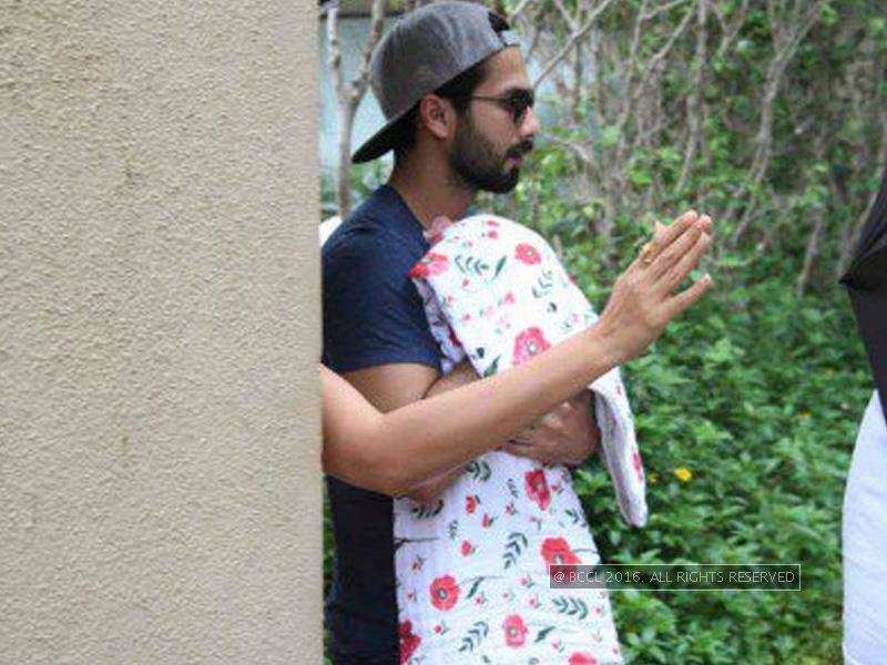 Daddy Shahid Kapoor puts work on hold until October