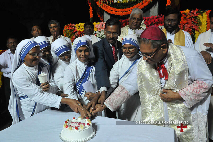 Mother Teresa becomes Saint Teresa