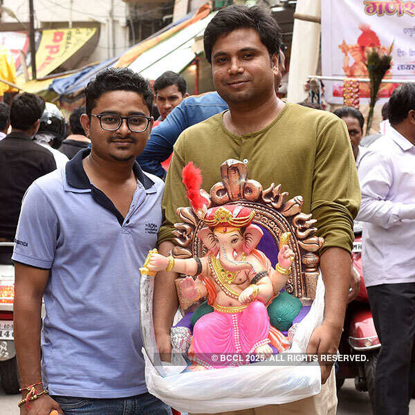 Maharashtra welcomes Lord Ganesha