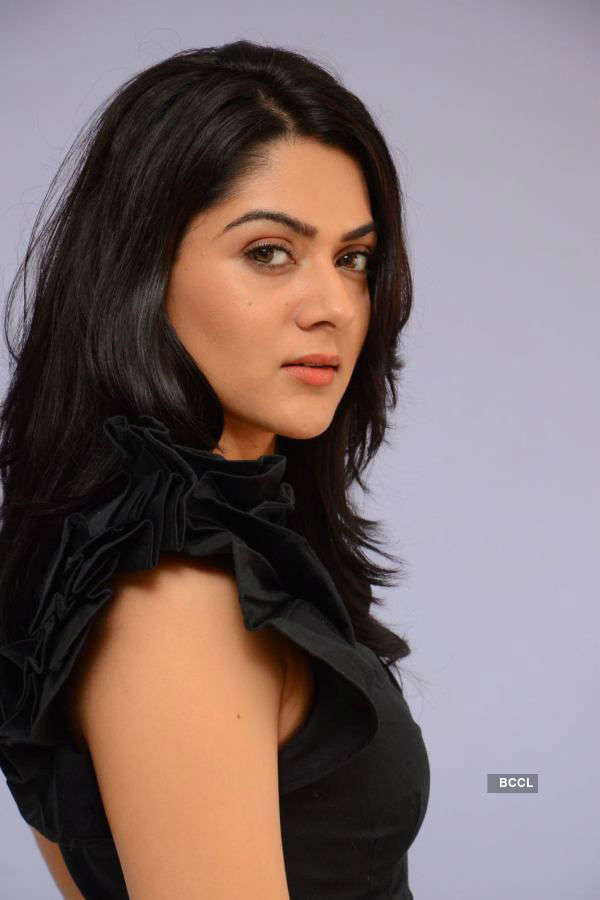 Sakshi Chaudhary Portfolio Pictures