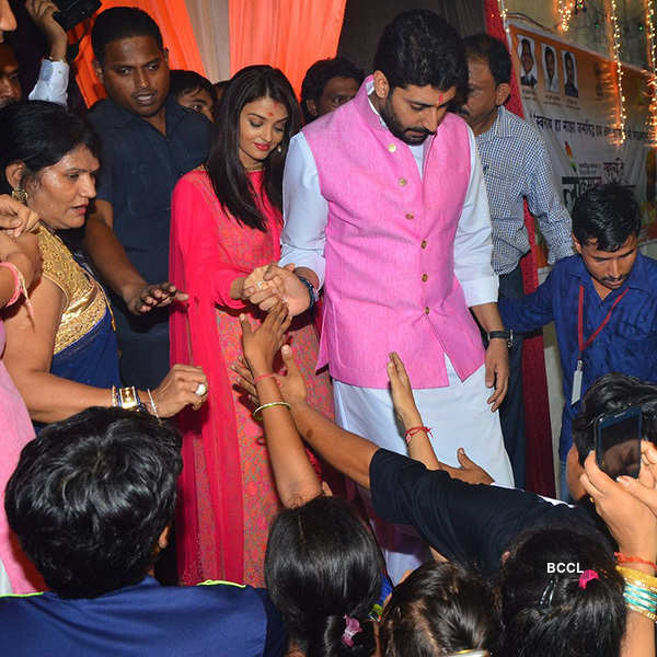 Celebs Celebrate Ganesh Chaturthi The Etimes Photogallery Page