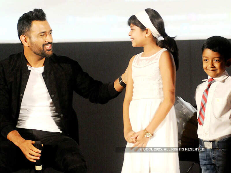 Sushant, Dhoni promote MS Dhoni