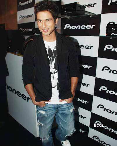 Shahid Kapoor at Pioneer bash 