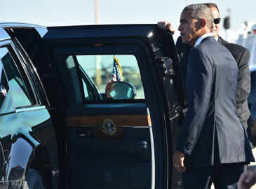 Barack Obama in Israel for Peres funeral