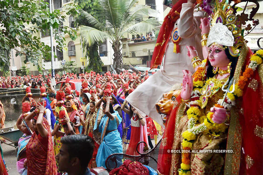 Artists In Traditional Attires Practice Garba As They Prepare For The ...