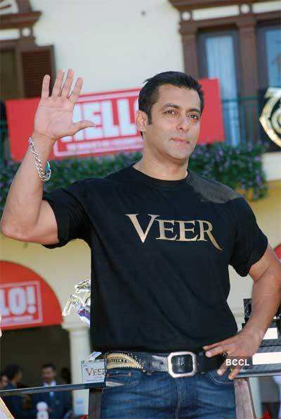 Salman, Zarine promote 'Veer'