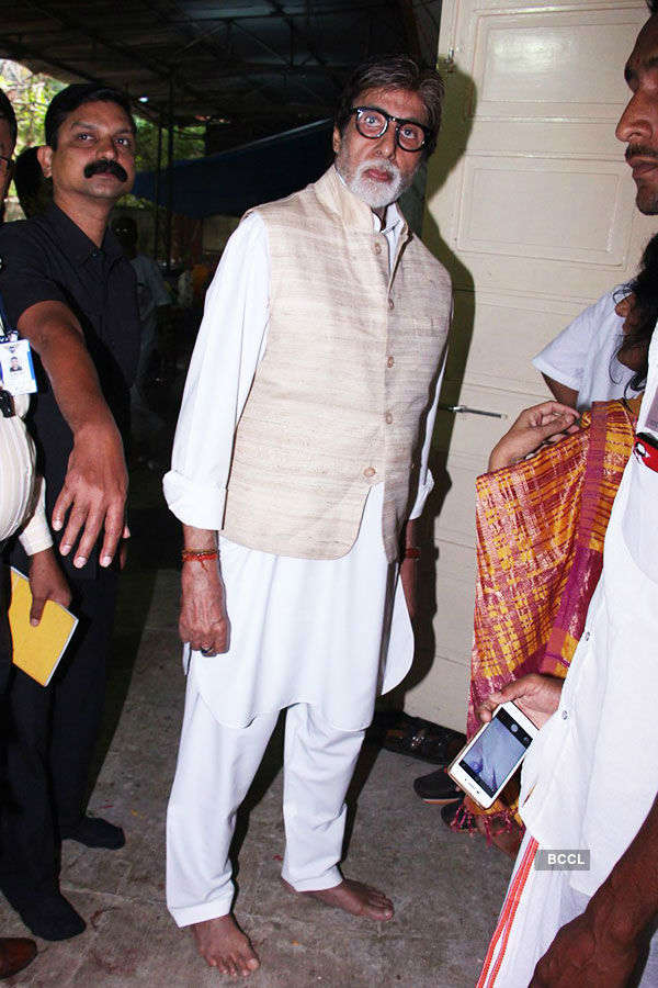 Bachchans at ashtmi puja