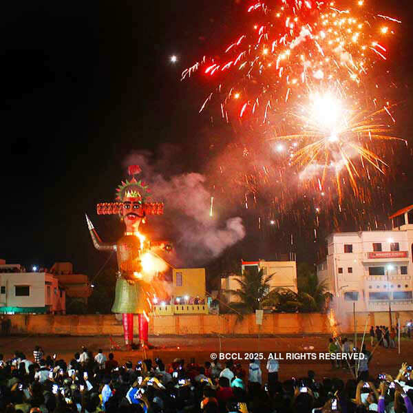 Nation celebrates Dussehra