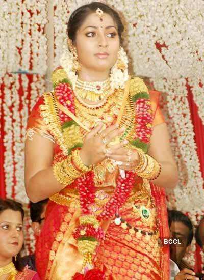 Navya Nair weds Santosh