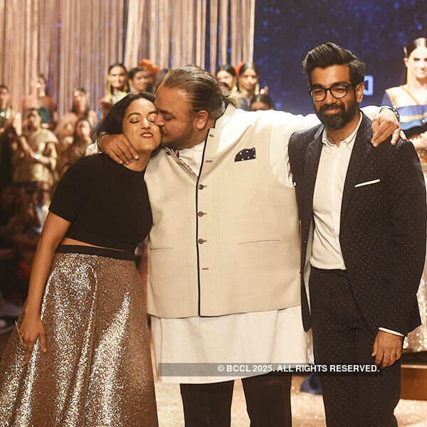 AIFW SS &lsquo;17: Day 5: JJ Valaya