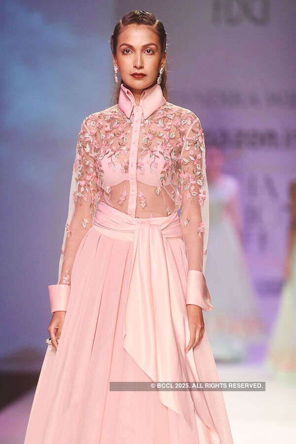 AIFW SS &lsquo;17: Day 4: Mandira Wirk