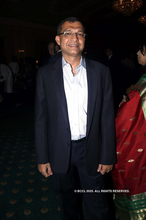 Nils&rsquo; welcome dinner party