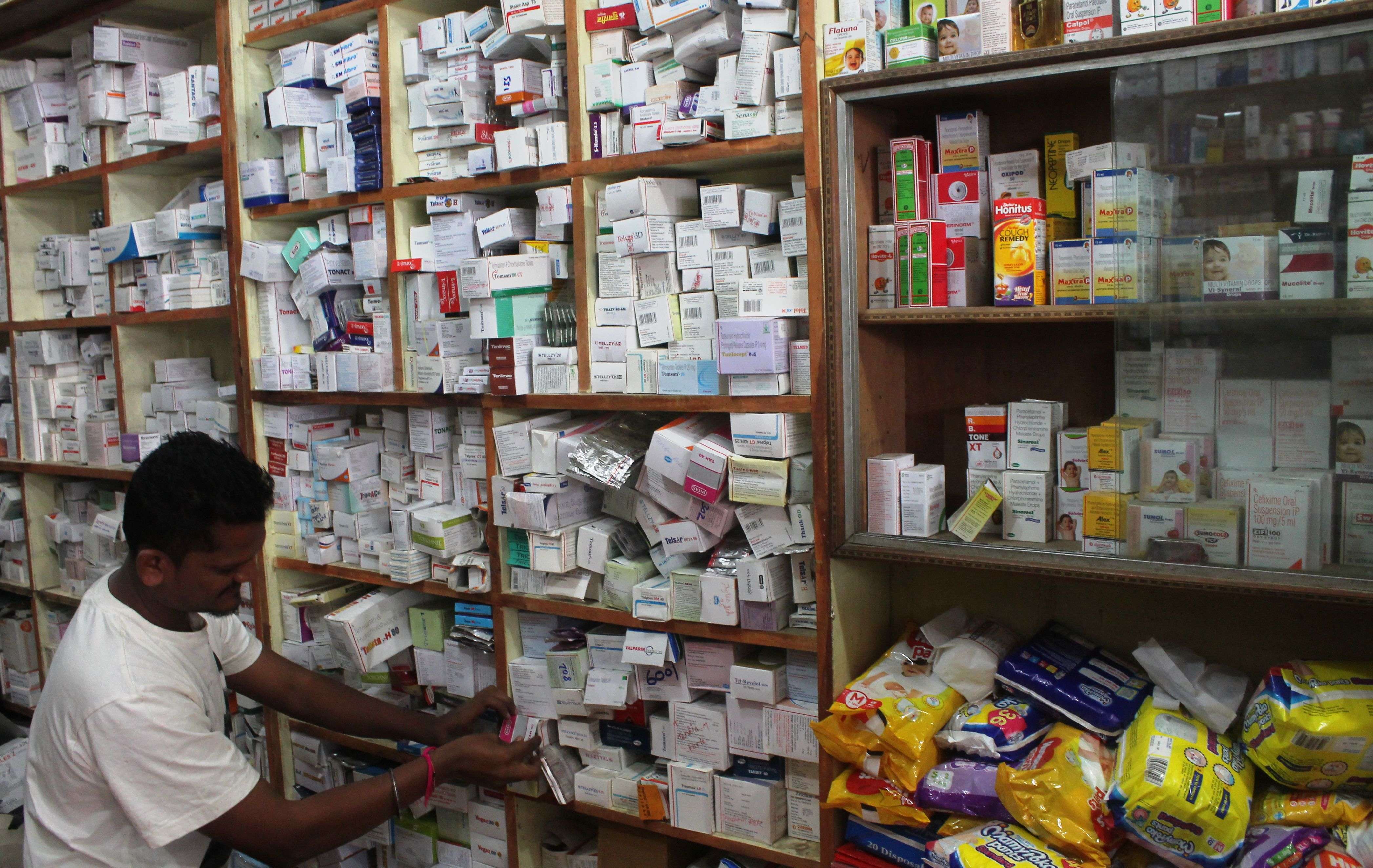 Атека. Индийская аптека. Индия лекарства. Индийские аптечные лекарства. Индийская аптека в Индии.