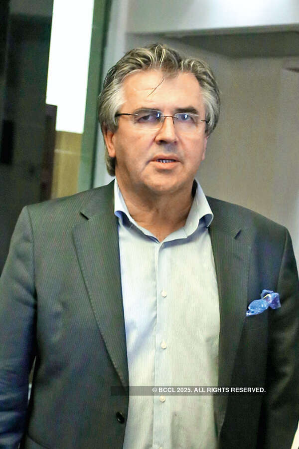 Alem&rsquo;s reception-cum-dinner party