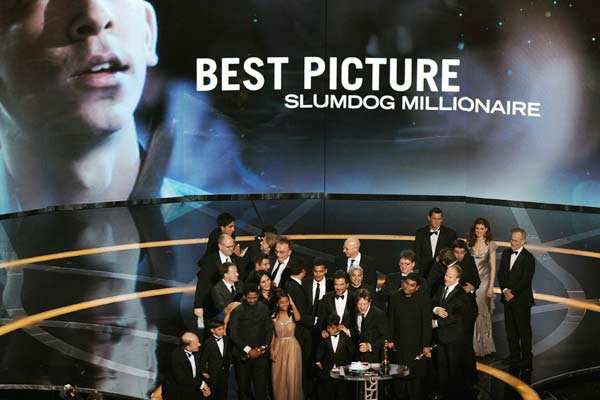 8 Oscars to 'Slumdog Millionaire'