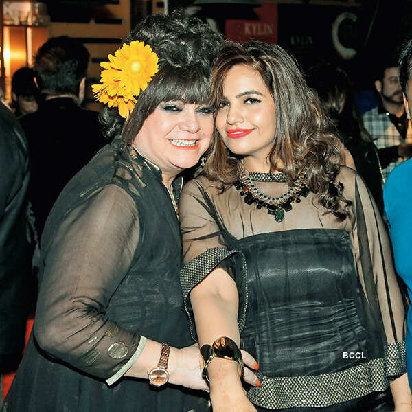 Socialites attend theme party