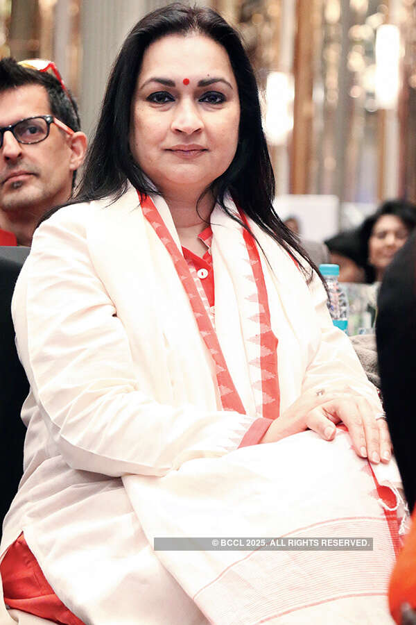 Socialites attend launch party