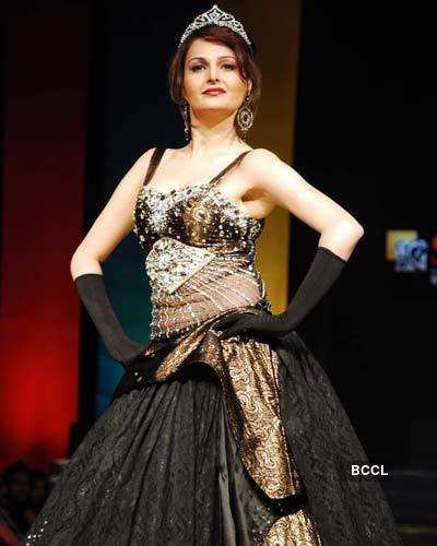 Celina walks for Archana Kochchar