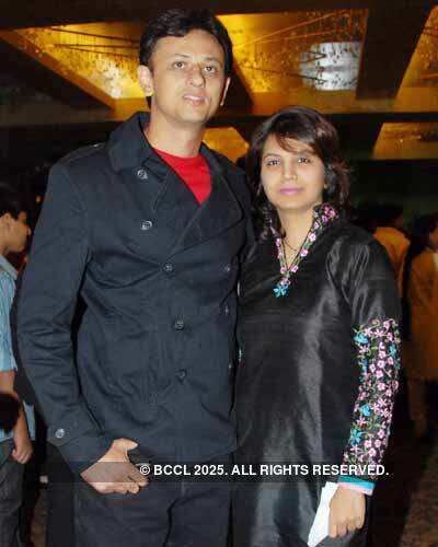 Vivek, Nivedita Deshpande