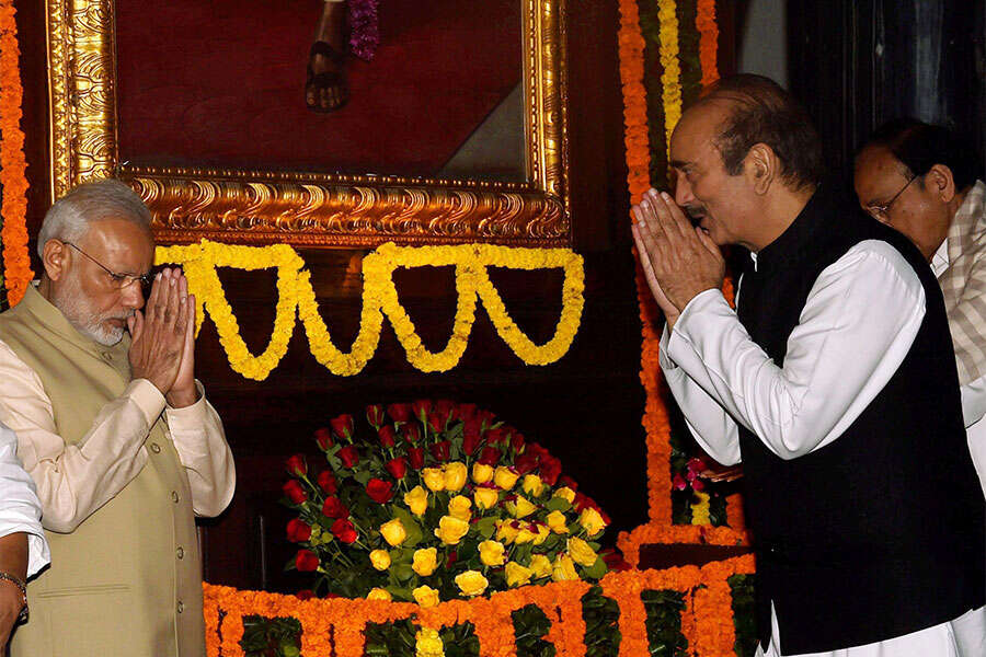 PM Modi pays tribute to Sardar Patel