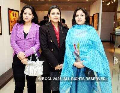 Hemrajni, Renu Jain, Anita Trehan
