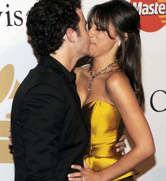 Kevin Jonas, Danielle Deleasa