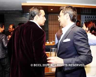 Sanjay, Rohit Agarwal