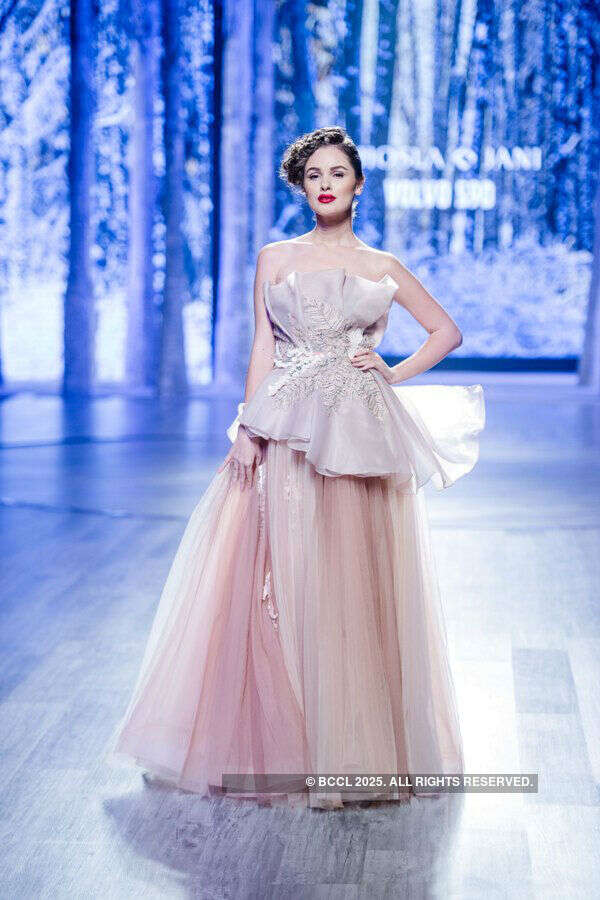 Abu Jani and Sandeep Khosla launch with Volvo S90