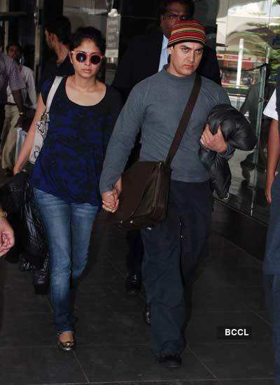 Aamir arrives in Mumbai